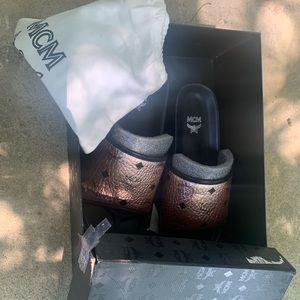 MCM Men's Gold Leather Monogram Logo Slide